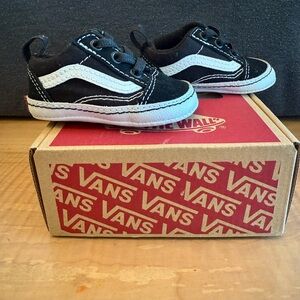 Vans Kids crib shoes in Black and White